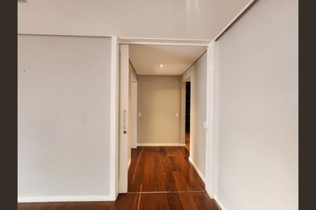 Apartamento para alugar com 240m², 3 quartos e 2 vagasCorredor