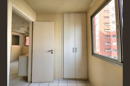 Apartamento para alugar com 240m², 3 quartos e 2 vagasQuarto de Serviço 1