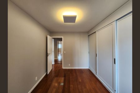 Apartamento para alugar com 240m², 3 quartos e 2 vagasQuarto 2