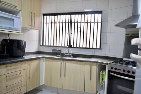 Casa à venda com 211m², 3 quartos e 4 vagas Casa à venda com 211m², 3 quartos e 4 vagasCozinha