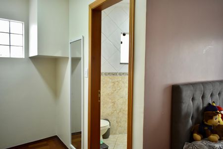 Casa à venda com 211m², 3 quartos e 4 vagas Casa à venda com 211m², 3 quartos e 4 vagasSuíte