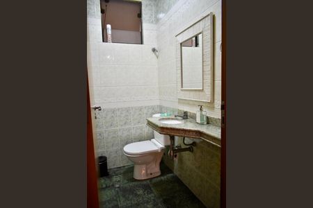 Casa à venda com 211m², 3 quartos e 4 vagas Casa à venda com 211m², 3 quartos e 4 vagasLavabo