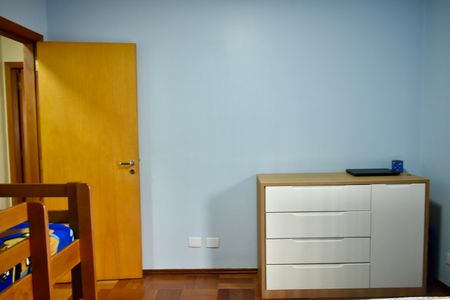 Casa à venda com 211m², 3 quartos e 4 vagas Casa à venda com 211m², 3 quartos e 4 vagasQuarto 1