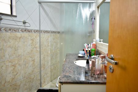 Casa à venda com 211m², 3 quartos e 4 vagas Casa à venda com 211m², 3 quartos e 4 vagasBanheiro da Suíte