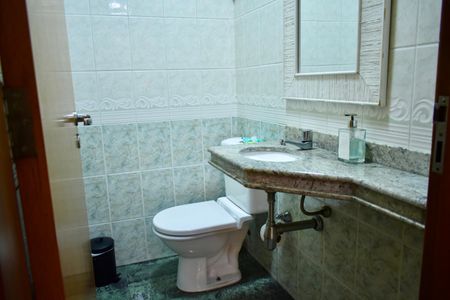 Casa à venda com 211m², 3 quartos e 4 vagas Casa à venda com 211m², 3 quartos e 4 vagasLavabo