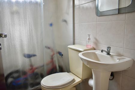 Casa à venda com 211m², 3 quartos e 4 vagas Casa à venda com 211m², 3 quartos e 4 vagasBanheiro de Serviço