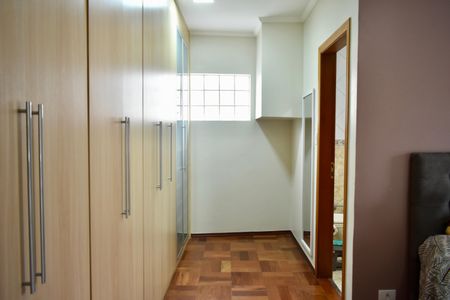 Casa à venda com 211m², 3 quartos e 4 vagas Casa à venda com 211m², 3 quartos e 4 vagasSuíte
