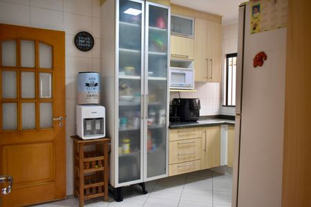 Casa à venda com 211m², 3 quartos e 4 vagas Casa à venda com 211m², 3 quartos e 4 vagasCozinha