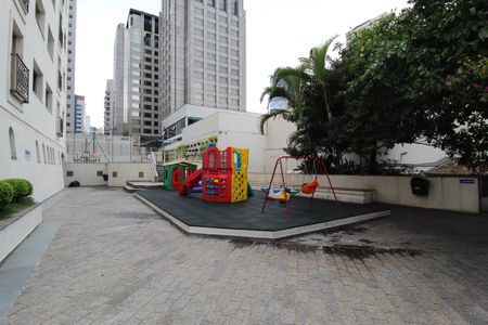 Apartamento à venda com 80m², 2 quartos e sem vagaÁrea Comum - Playground