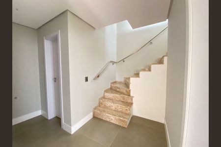 Casa de condomínio à venda com 177m², 3 quartos e 2 vagas