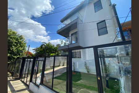 Casa de condomínio à venda com 177m², 3 quartos e 2 vagas