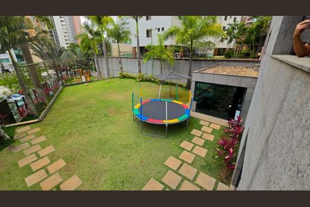 Apartamento à venda com 216m², 4 quartos e 4 vagas Apartamento à venda com 216m², 4 quartos e 4 vagasÁrea Comum - Playground