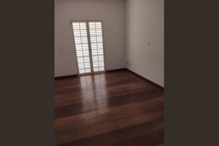 Casa à venda com 235m², 3 quartos e 2 vagas Casa à venda com 235m², 3 quartos e 2 vagasFoto 22