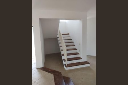 Casa à venda com 235m², 3 quartos e 2 vagas Casa à venda com 235m², 3 quartos e 2 vagasFoto 03