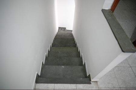 Casa à venda com 120m², 2 quartos e 4 vagasEscada para Dormitórios