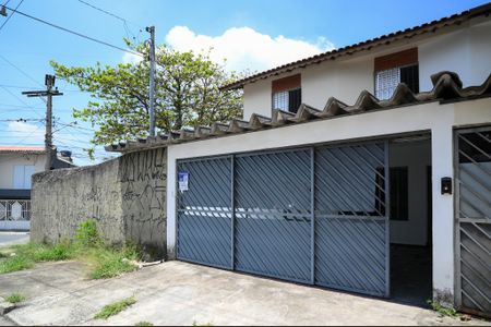 Casa à venda com 120m², 2 quartos e 4 vagasFachada