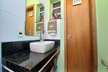 Casa à venda com 259m², 3 quartos e 15 vagasBanheiro de Serviço