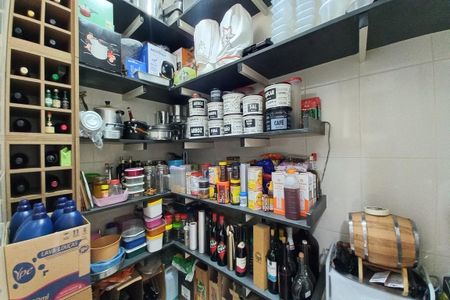 Casa à venda com 259m², 3 quartos e 15 vagasDespensa