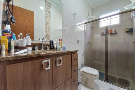 Casa à venda com 259m², 3 quartos e 15 vagasBanheiro da Suíte 3