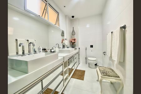 Apartamento à venda com 100m², 3 quartos e 1 vaga Apartamento à venda com 100m², 3 quartos e 1 vagaBanheiro da Suíte