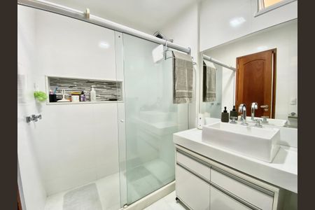 Apartamento à venda com 100m², 3 quartos e 1 vaga Apartamento à venda com 100m², 3 quartos e 1 vagaBanheiro da Suíte