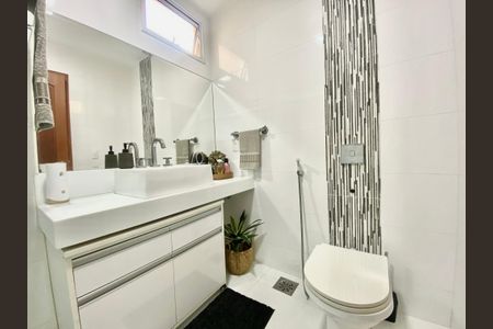 Apartamento à venda com 100m², 3 quartos e 1 vaga Apartamento à venda com 100m², 3 quartos e 1 vagaBanheiro social