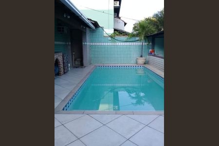 Casa à venda com 60m², 2 quartos e 1 vaga