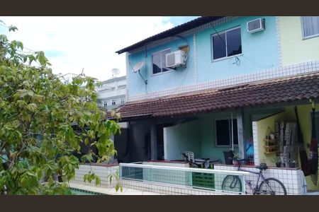 Casa à venda com 60m², 2 quartos e 1 vaga