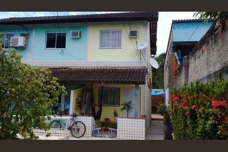 Casa à venda com 60m², 2 quartos e 1 vaga