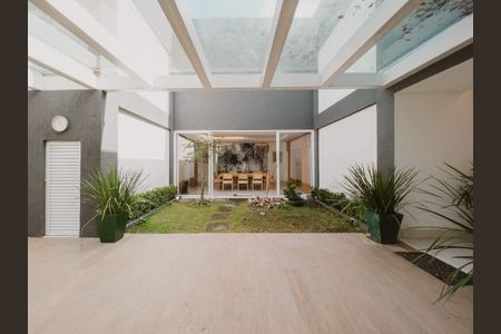 Casa à venda com 630m², 4 quartos e 4 vagas