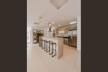 Casa à venda com 630m², 4 quartos e 4 vagas
