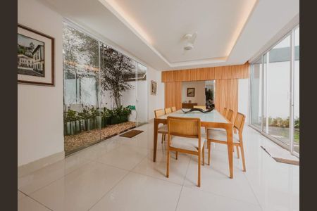 Casa à venda com 630m², 4 quartos e 4 vagas