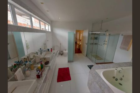 Casa à venda com 473m², 4 quartos e 6 vagas