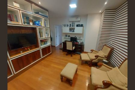 Casa à venda com 473m², 4 quartos e 6 vagas