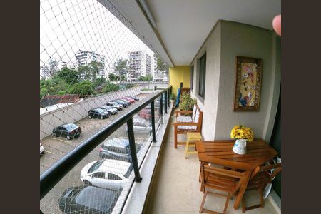 Apartamento à venda com 72m², 2 quartos e 1 vaga