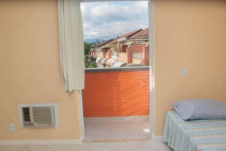 Casa à venda com 220m², 4 quartos e 2 vagas