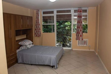 Casa à venda com 220m², 4 quartos e 2 vagas