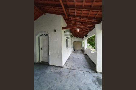 Casa à venda com 286m², 4 quartos e 2 vagas