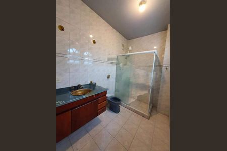 Casa à venda com 286m², 4 quartos e 2 vagas