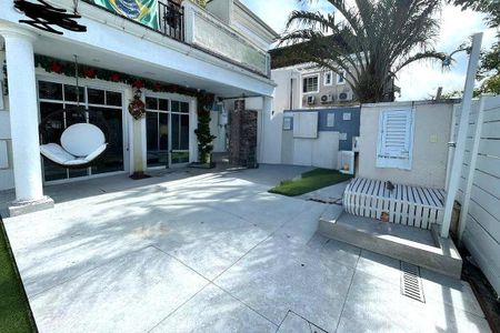 Casa à venda com 172m², 3 quartos e 2 vagas