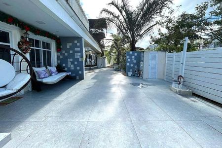Casa à venda com 172m², 3 quartos e 2 vagas