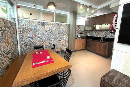 Casa à venda com 172m², 3 quartos e 2 vagas