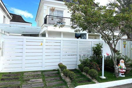 Casa à venda com 172m², 3 quartos e 2 vagas