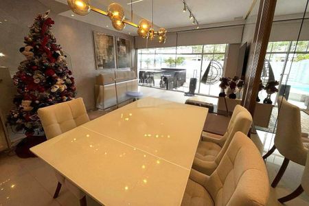 Casa à venda com 172m², 3 quartos e 2 vagas