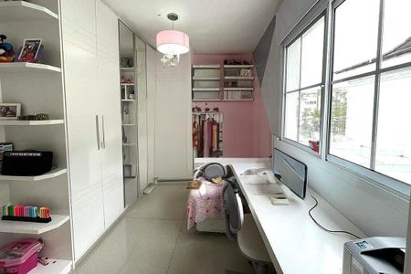Casa à venda com 172m², 3 quartos e 2 vagas