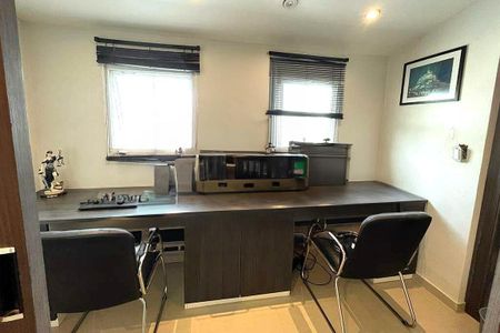 Casa à venda com 172m², 3 quartos e 2 vagas