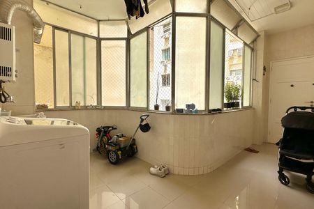 Apartamento à venda com 220m², 4 quartos e 1 vagaÁrea de Serviço