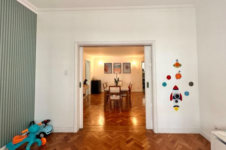 Apartamento à venda com 220m², 4 quartos e 1 vagaQuarto 01