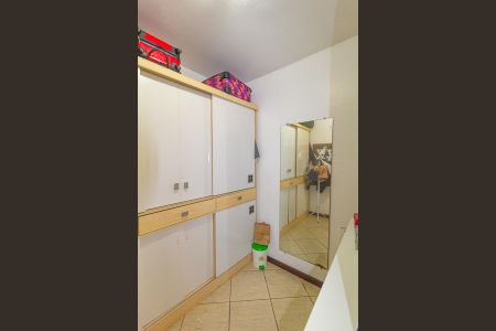 Casa à venda com 183m², 3 quartos e 2 vagas Casa à venda com 183m², 3 quartos e 2 vagasCloset da suíte