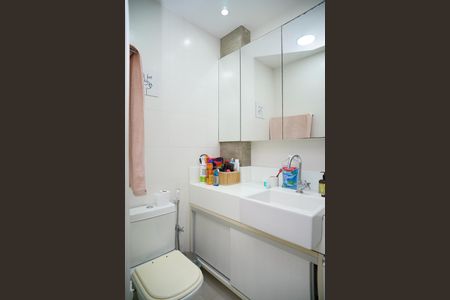 Apartamento à venda com 76m², 2 quartos e sem vaga Apartamento à venda com 76m², 2 quartos e sem vagaBanheiro